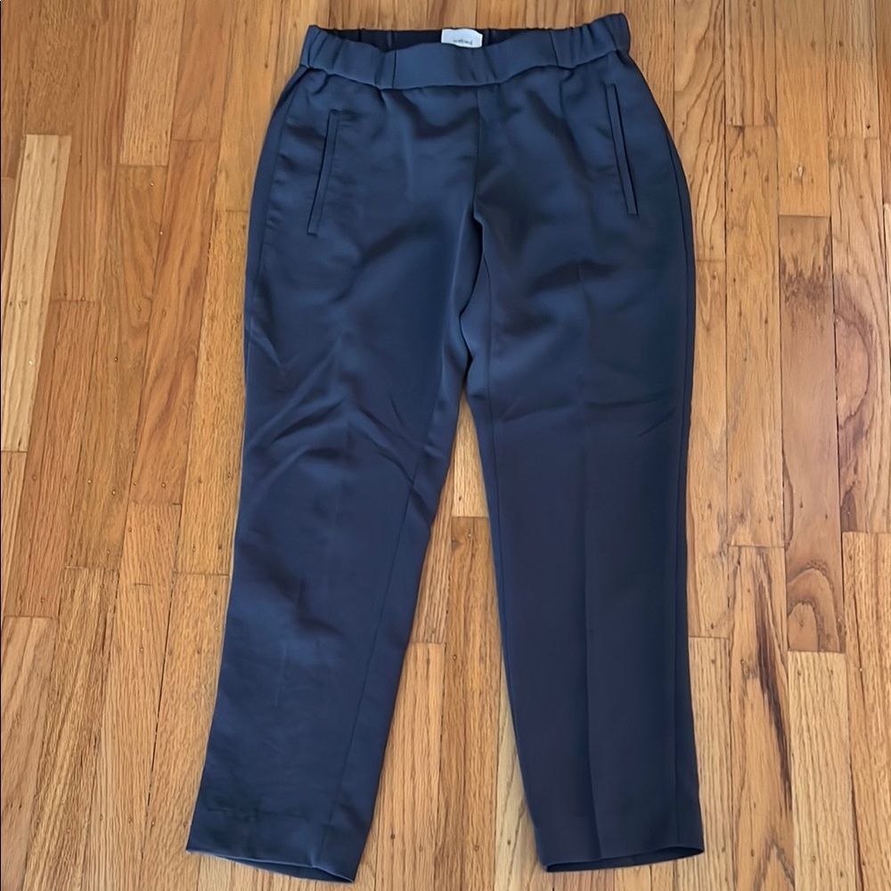 EUC Aritzia Wilfred charcoal grey crepette dress pants trousers cropped 0